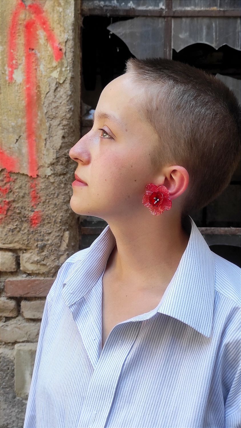 Clips, boucles d&#39;oreilles rouges