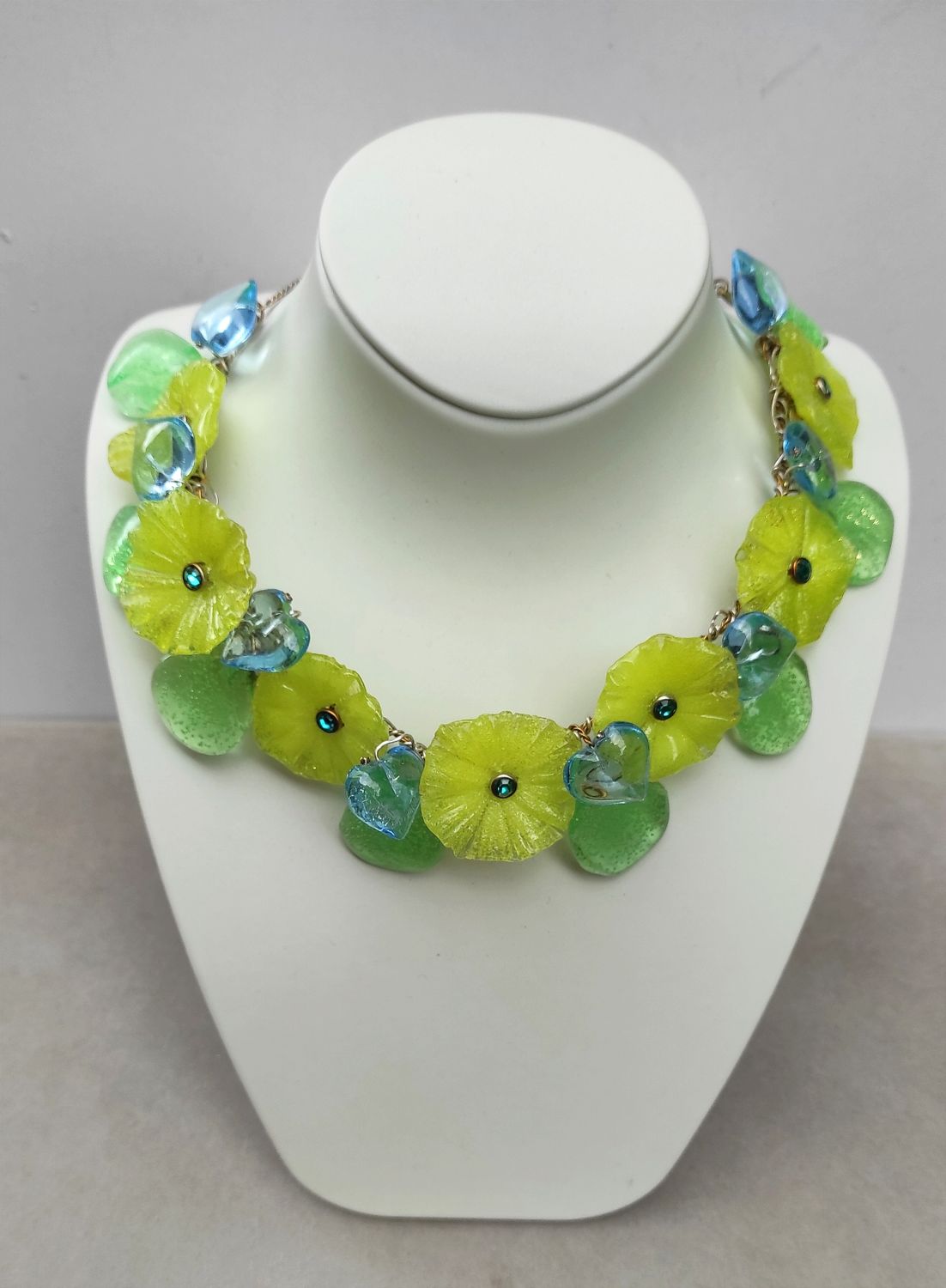 Collier coquelicot jaune
