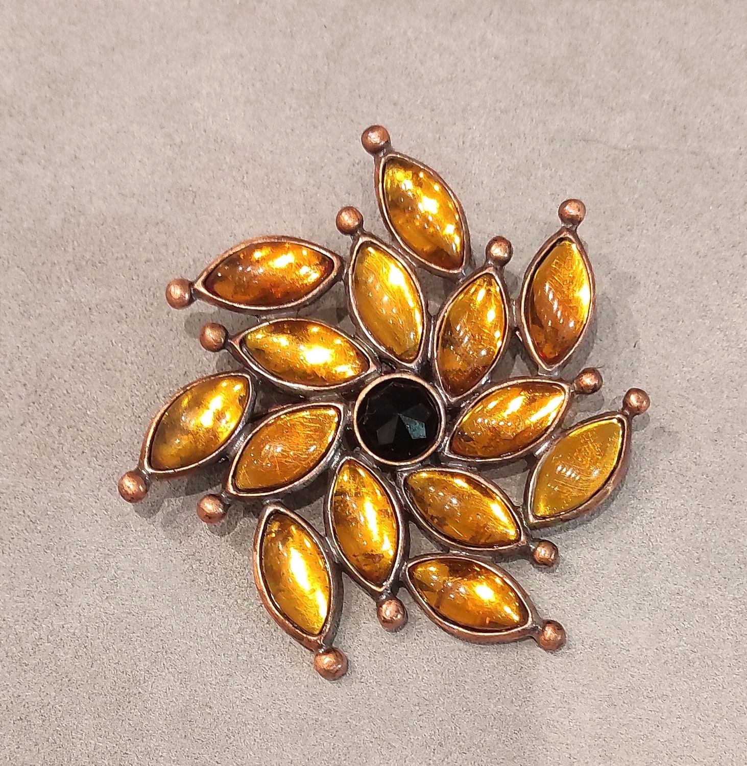 Broche Yves Saint Laurent