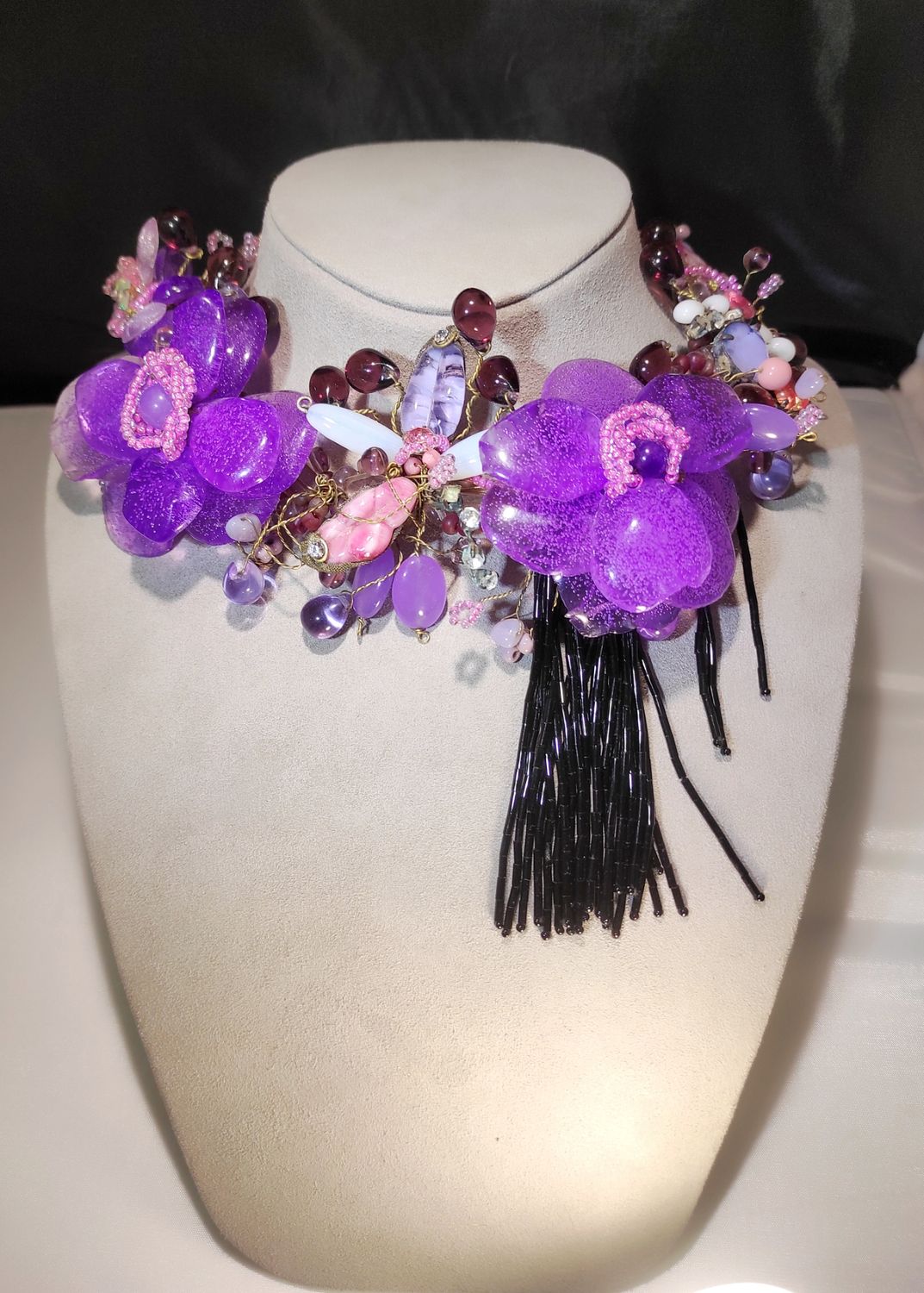 Collier haute couture violet