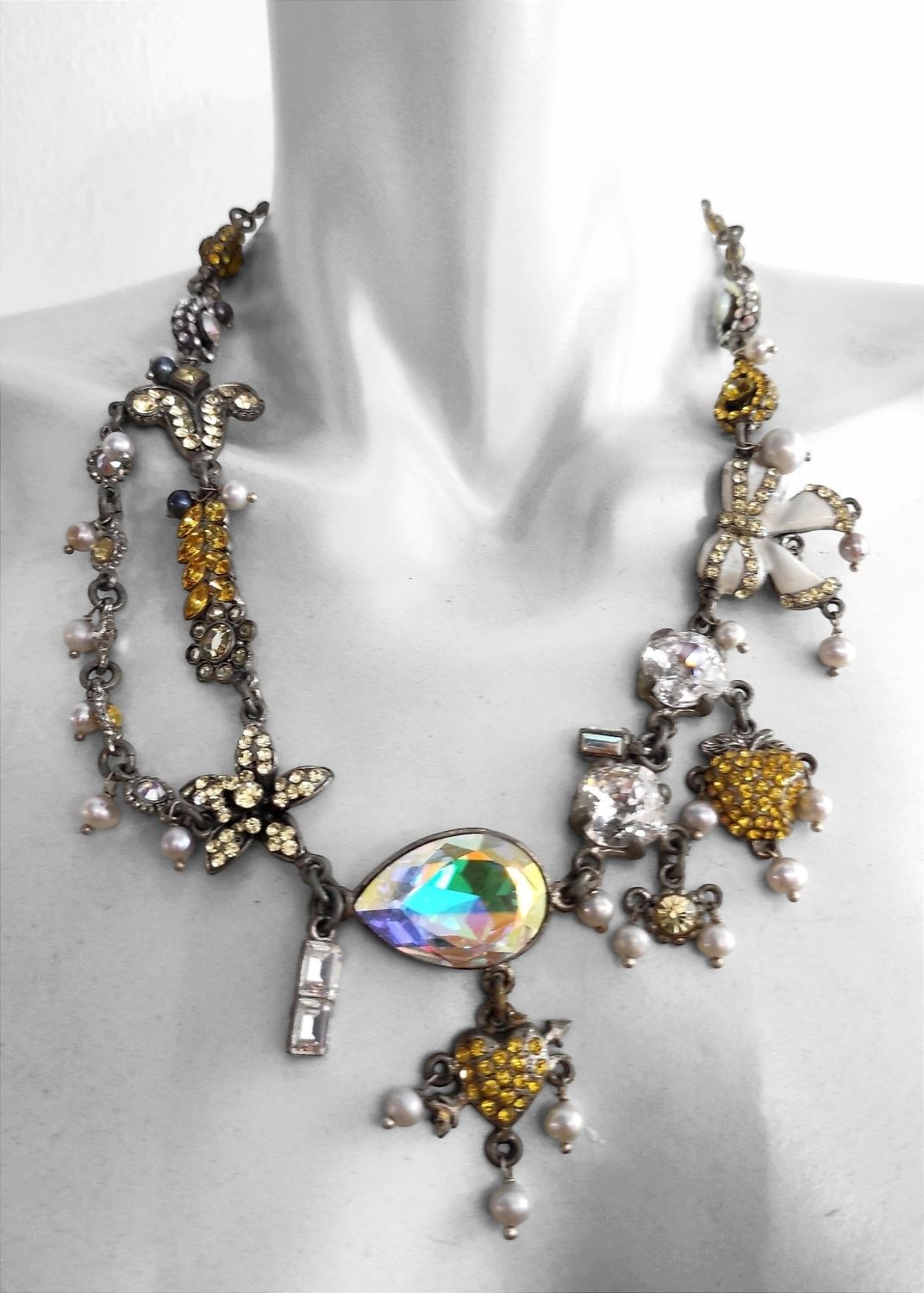 Collier Otazu