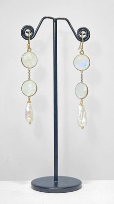Boucles d&#39;oreilles pierres de lune et perles de culture