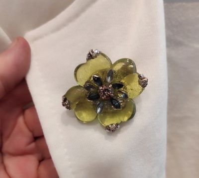 Broche collier porte bonheur vert