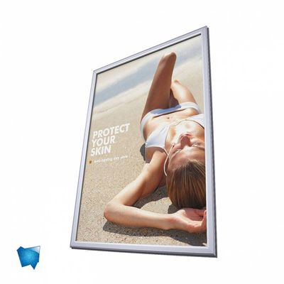 WINDOW BI-FACCIALE | cornice a scatto per vetrina