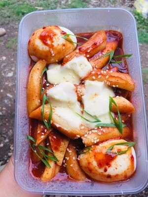 CHEESY TTEOKBOKKI | CHEESY KOREAN RICE CAKE