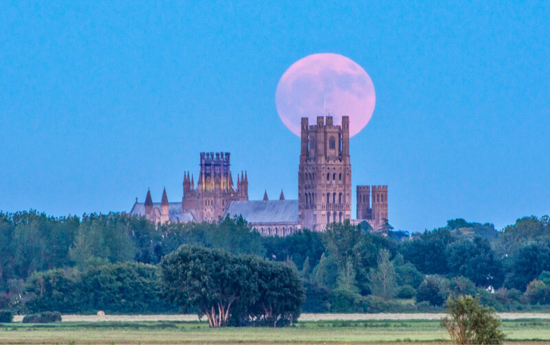 Ely Cathedral &amp; the Strawberry Full Moon