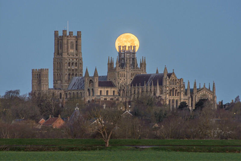 Ely Cathedral &amp; Boxing Day Moon