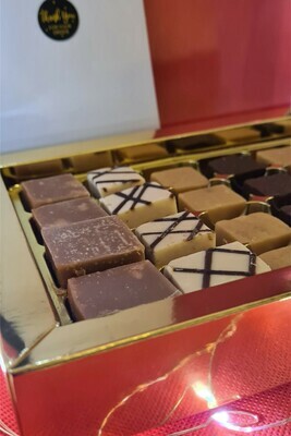 Fudge Lovers Box (24 pieces) Fudge Lovers Box (24 pieces)