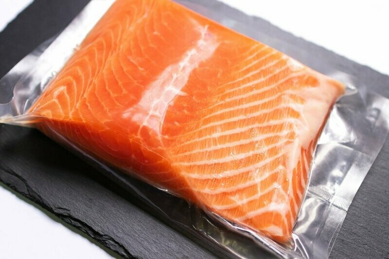 Salmón (Congelado)
(Precio por Kg.)