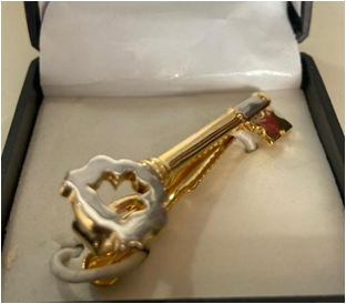 key tie pin