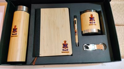 5 in 1 Gift box with Navy logo