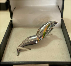 silver colour tie pin