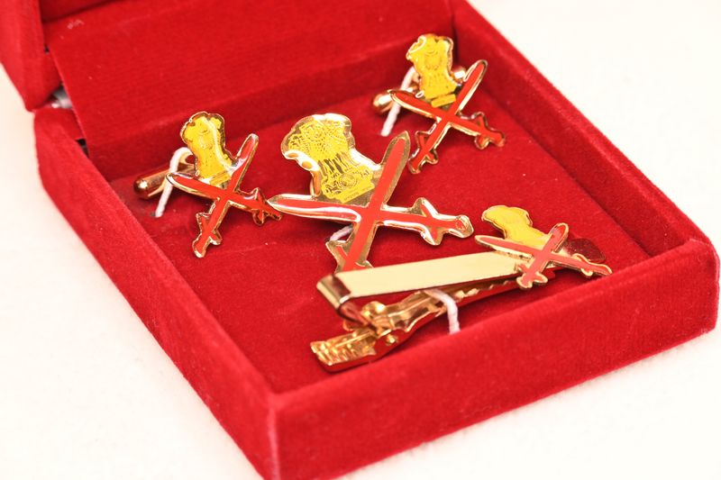 Army Complete Set Of Tie Pin, Cufflink Pair And Lapel Pin