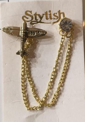 Aeroplane broach with diamond stone and hanging chain