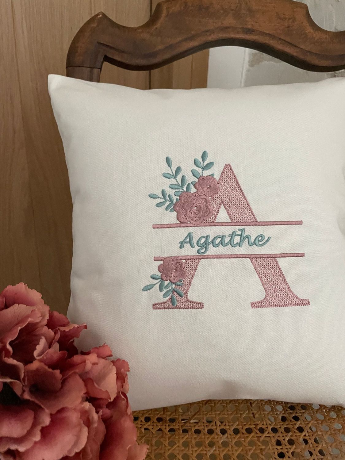Coussin Lettre Brodée