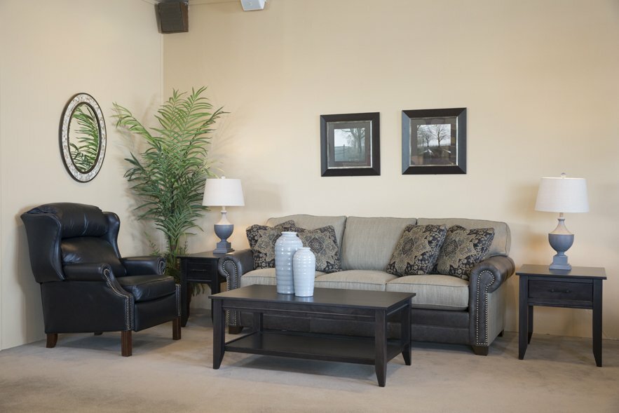 Yutzy Woodworking Cortland Chairside