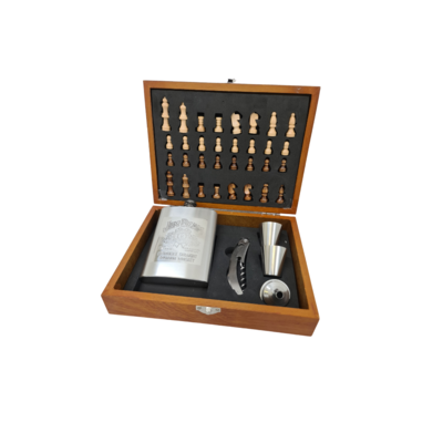 Gift Set Chess And Jim Bean Flask Travel Pack