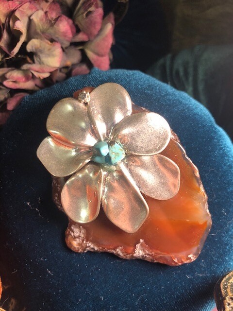 Agate and silver brooch