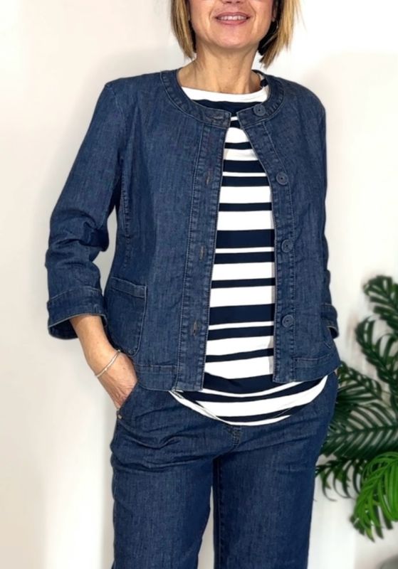 Giacca STILE CHANEL in light denim