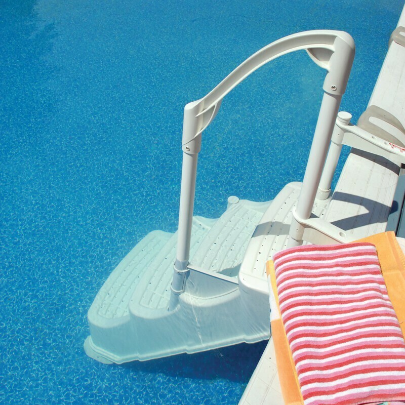 Marche pour piscine hors terre