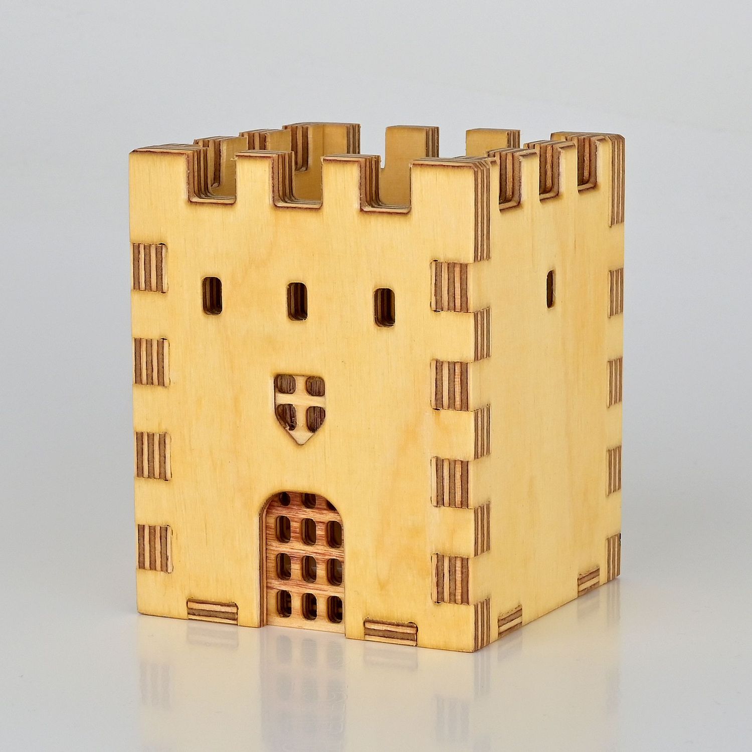 Stifteburg für Schreibtisch und Kinderzimmer - ideal als Geschenk, Material: Holz, geölt mit Leinöl