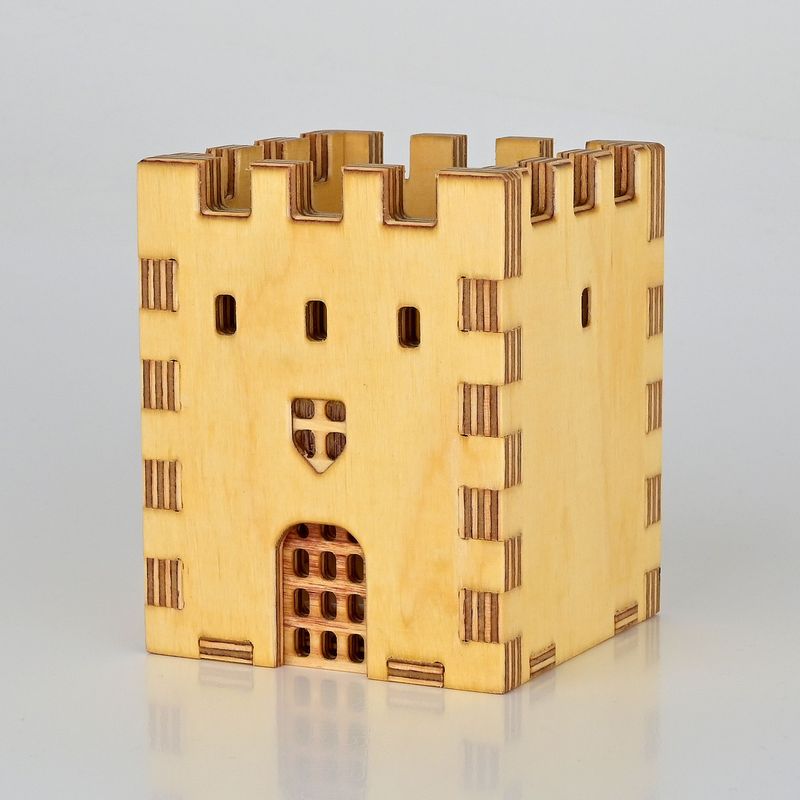 Stifteburg für Schreibtisch und Kinderzimmer - ideal als Geschenk, Material: Holz, geölt mit Leinöl