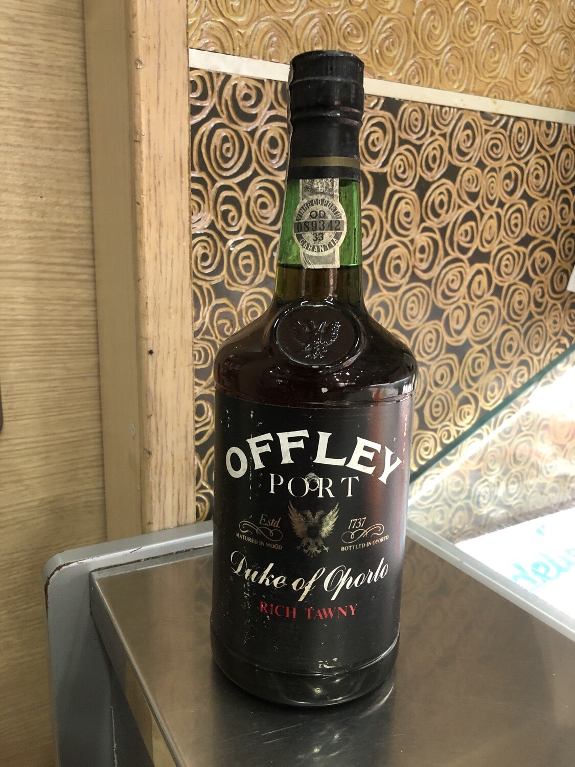 OFFLEY PORT DUKE OF OPORTO RICH TAWNY Matured In Wood ,bottled In Oporto 19*vol Vintage