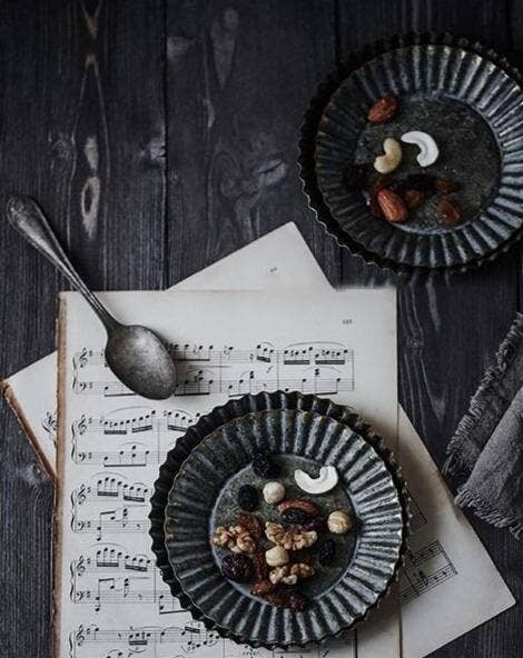 Rustic Ruffled Rim Plate