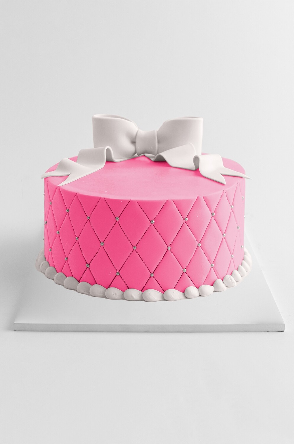 Bows and Pearls 10 Inch Round Cake