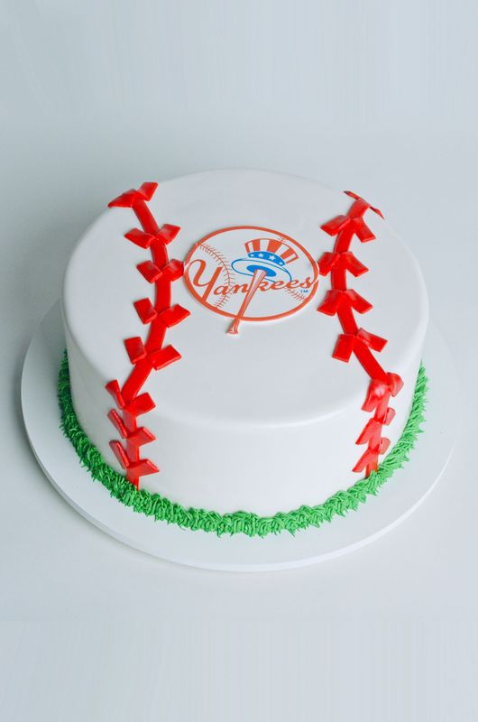 Yankees 10 Inch Cake