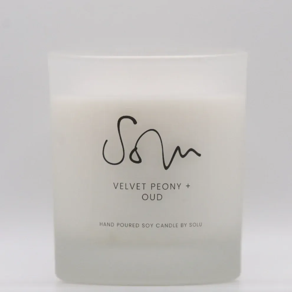 Velvet Peony + Oud Soy Wax Candle 125g