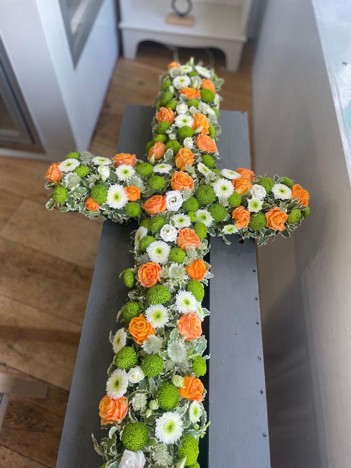 Cross tribute