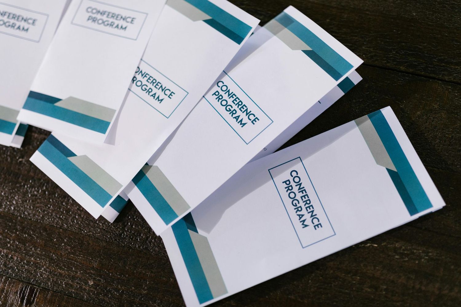 Brochure pieghevole a tre ante - 100 Biglietti