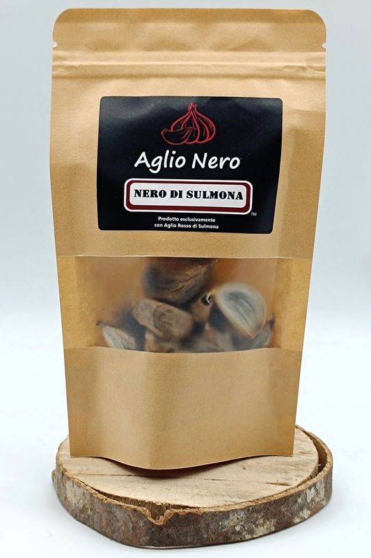 Spicchi d'aglio nero 70 gr circa Spicchi d'aglio nero 70 gr circa