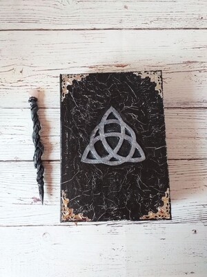 Grimorio/libro de las sombras (shadow book)