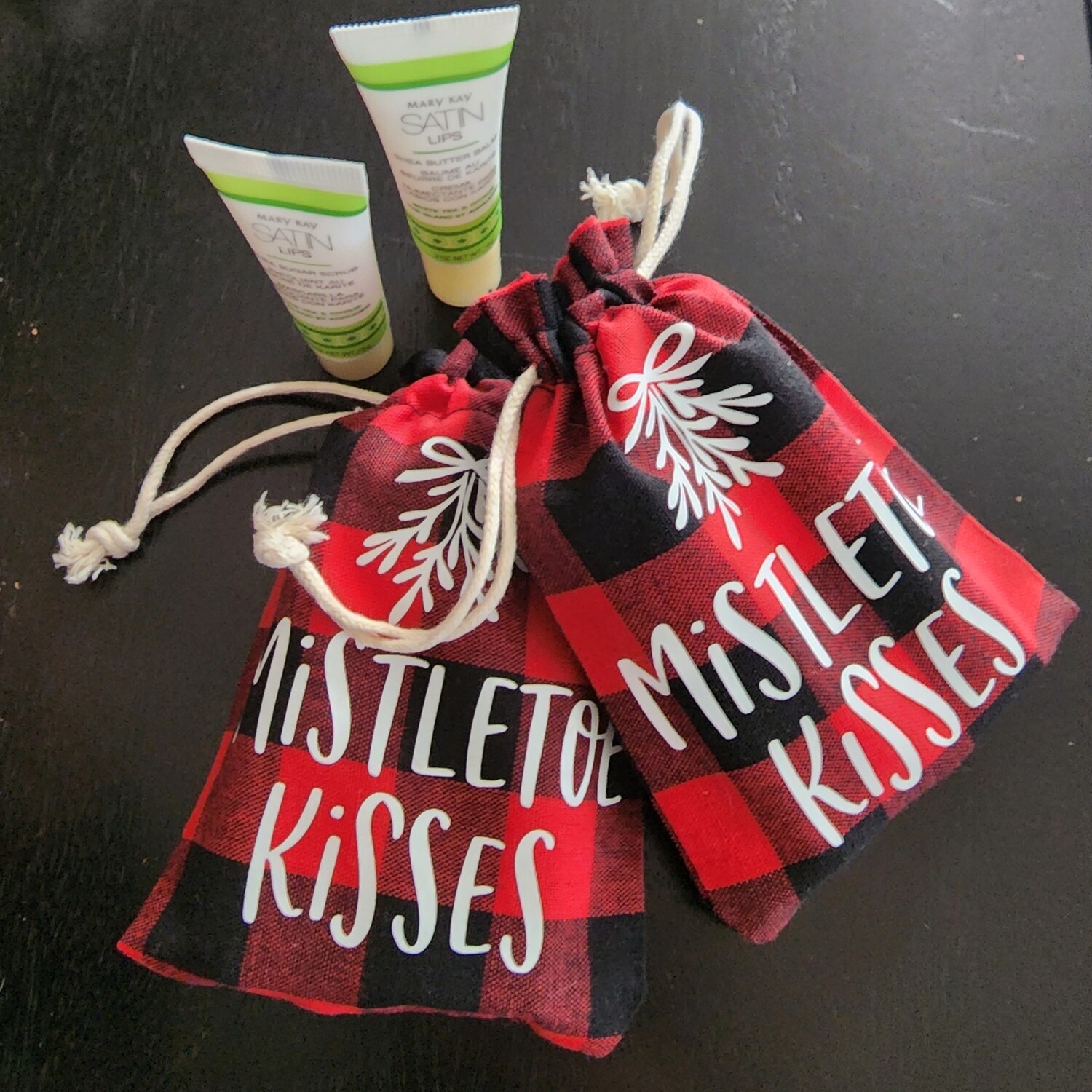 Mistletoe Kisses