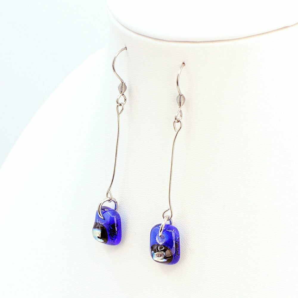 Boucles d'oreilles tige bleues outremer