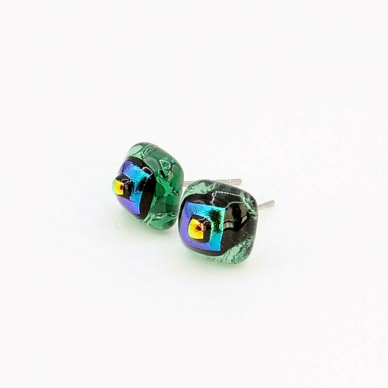 Boucles d'oreilles puces vertes rivière