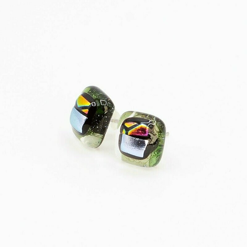 Boucles d'oreilles puces vertes kaki