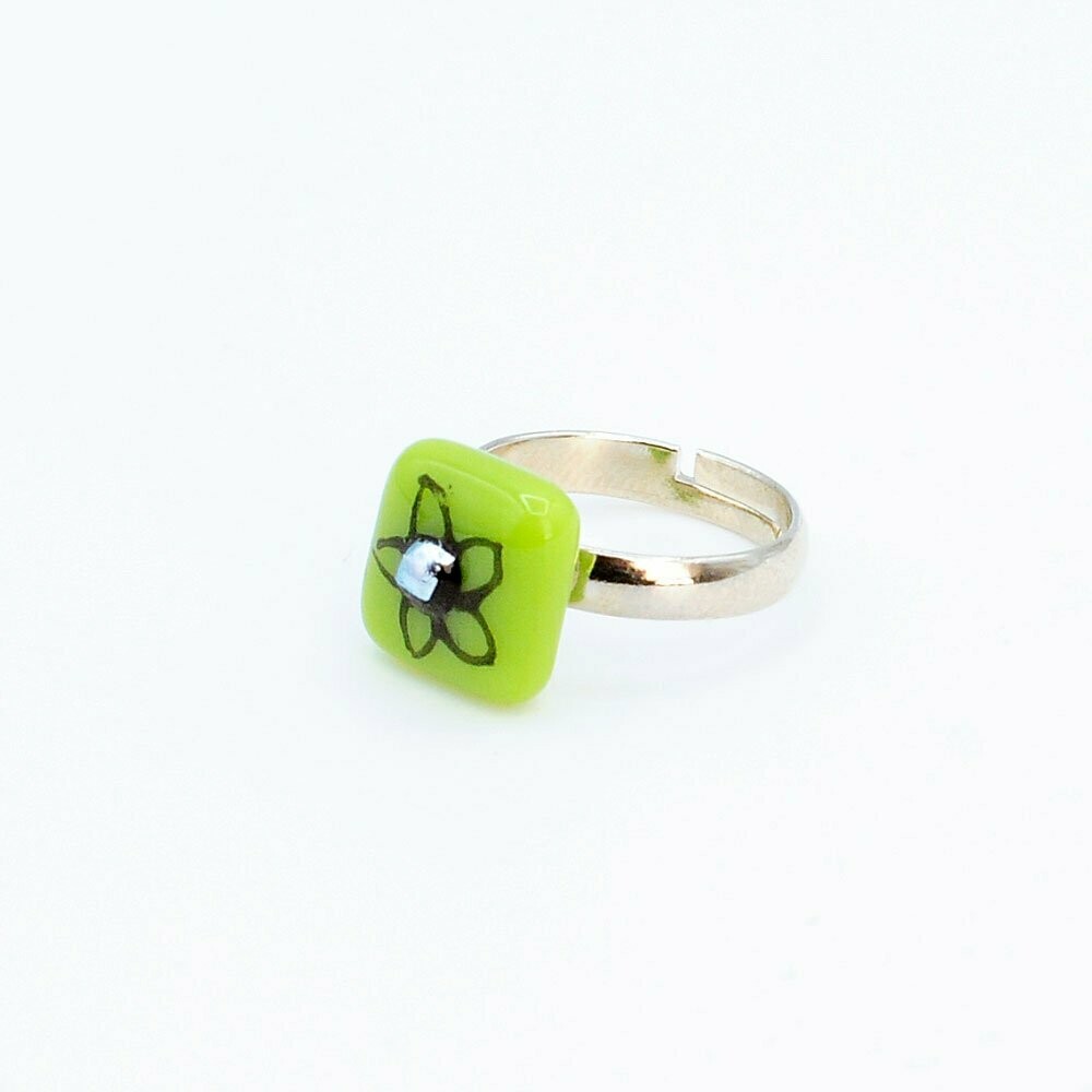 Bague enfant vert fleur