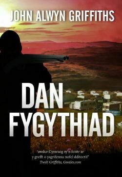 Dan Fygythiad - John Alwyn Griffiths