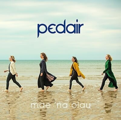 Pedair - Mae 'na Olau