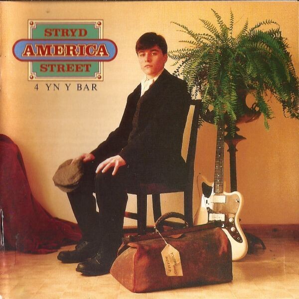 4 Yn Y Bar - Stryd America