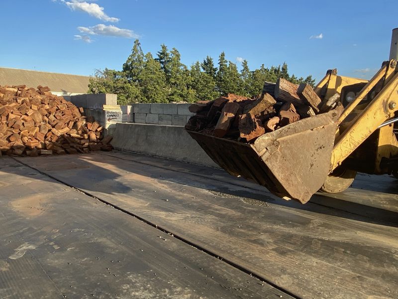 Wood by scoop - Small Heater! Short Cut Iron Bark Mix