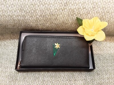Black daffodil purse