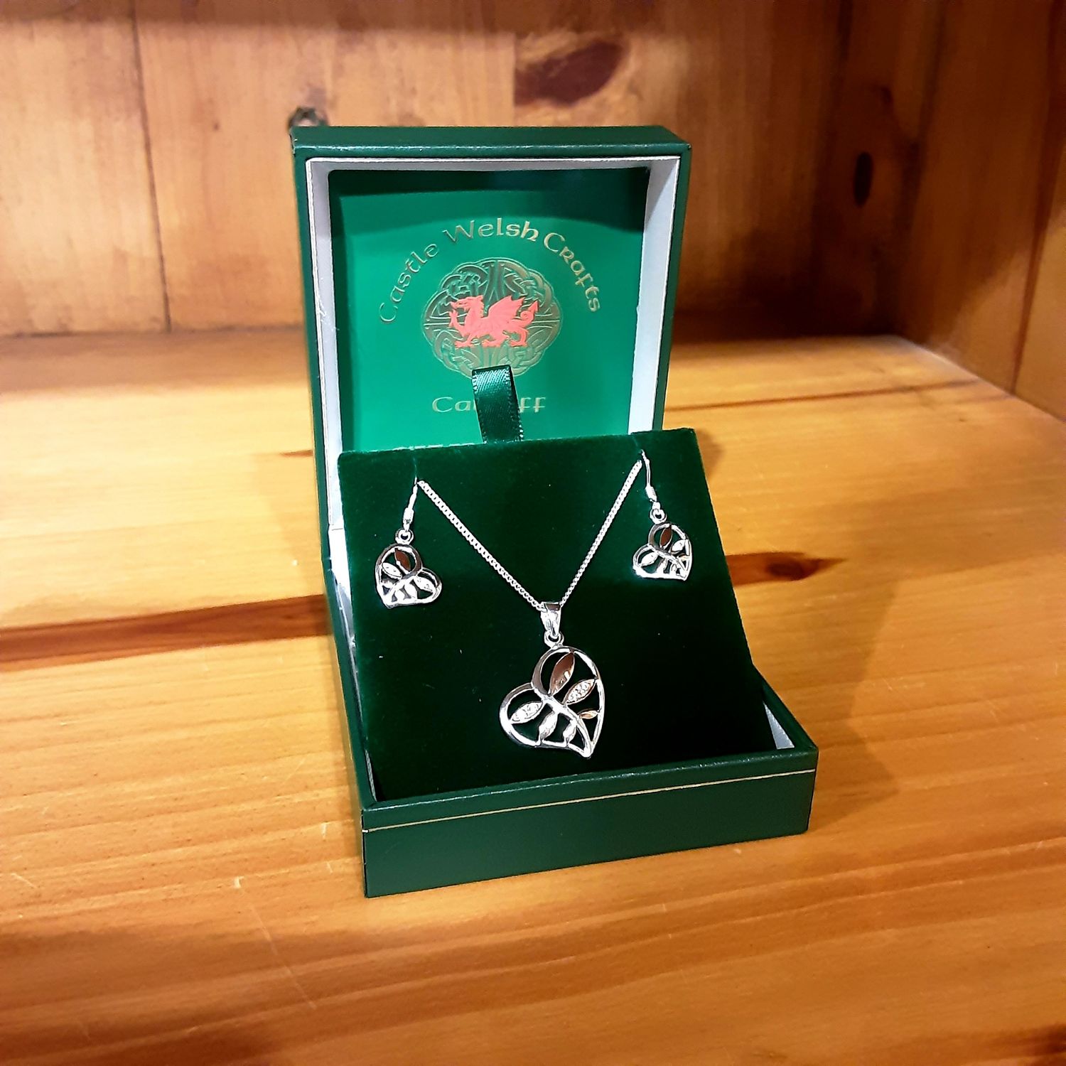 Celtic leaf heart set