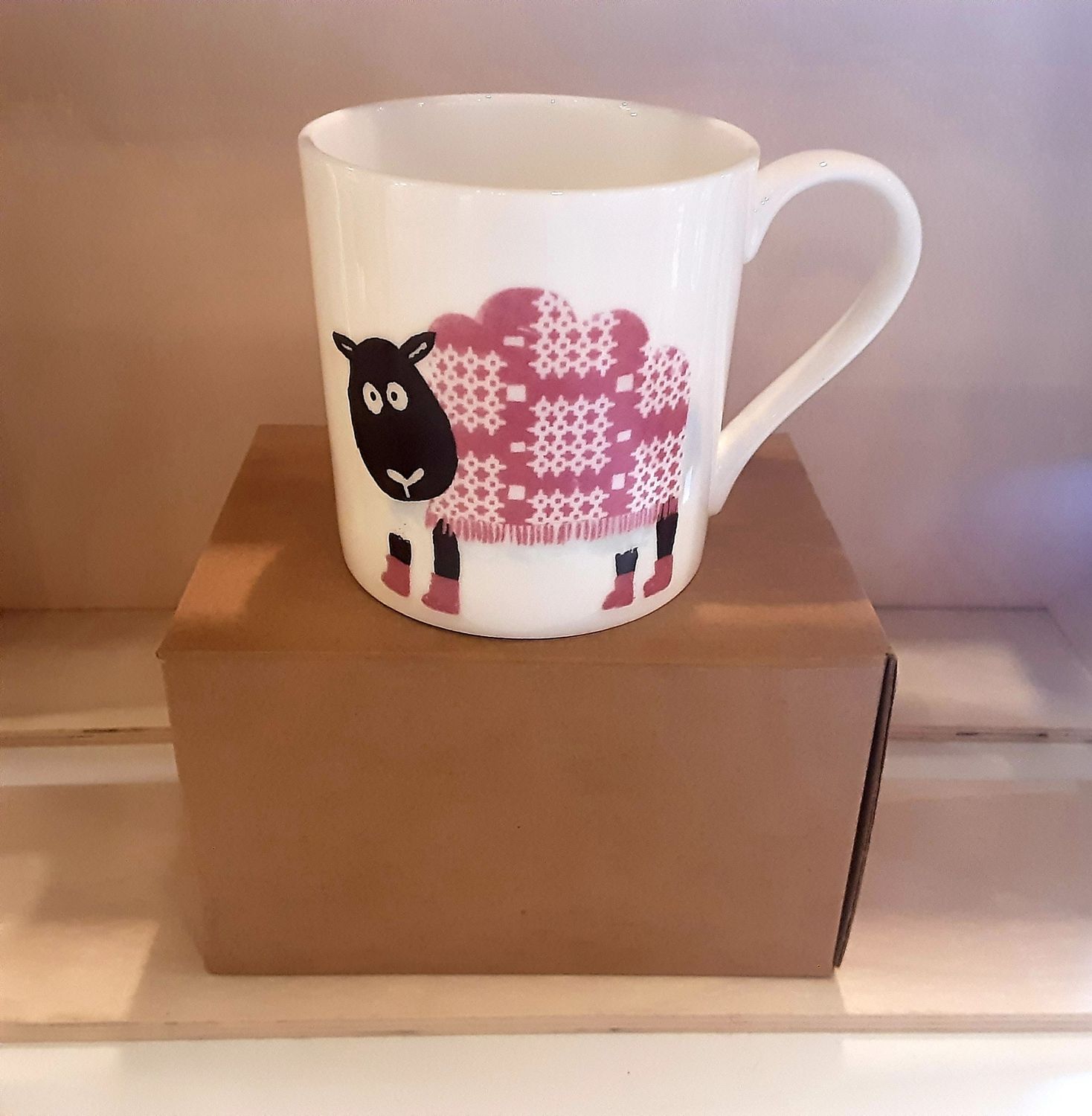 Tapestry sheep hug mug (pink)