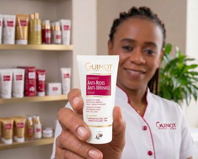 GUINOT Masque Vital Anti-Rides Soin Visage Anti-Âge et Lissant ( 50ml ) GUINOT Masque Vital Anti-Rides Soin Visage Anti-Âge et Lissant ( 50ml )
