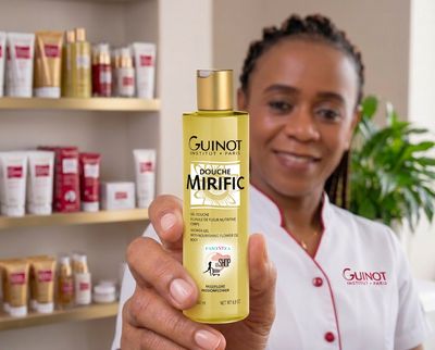 GUINOT Douche Mirific à l'huile de fleur Nutritive ( 300ml ) GUINOT Douche Mirific à l'huile de fleur Nutritive ( 300ml )