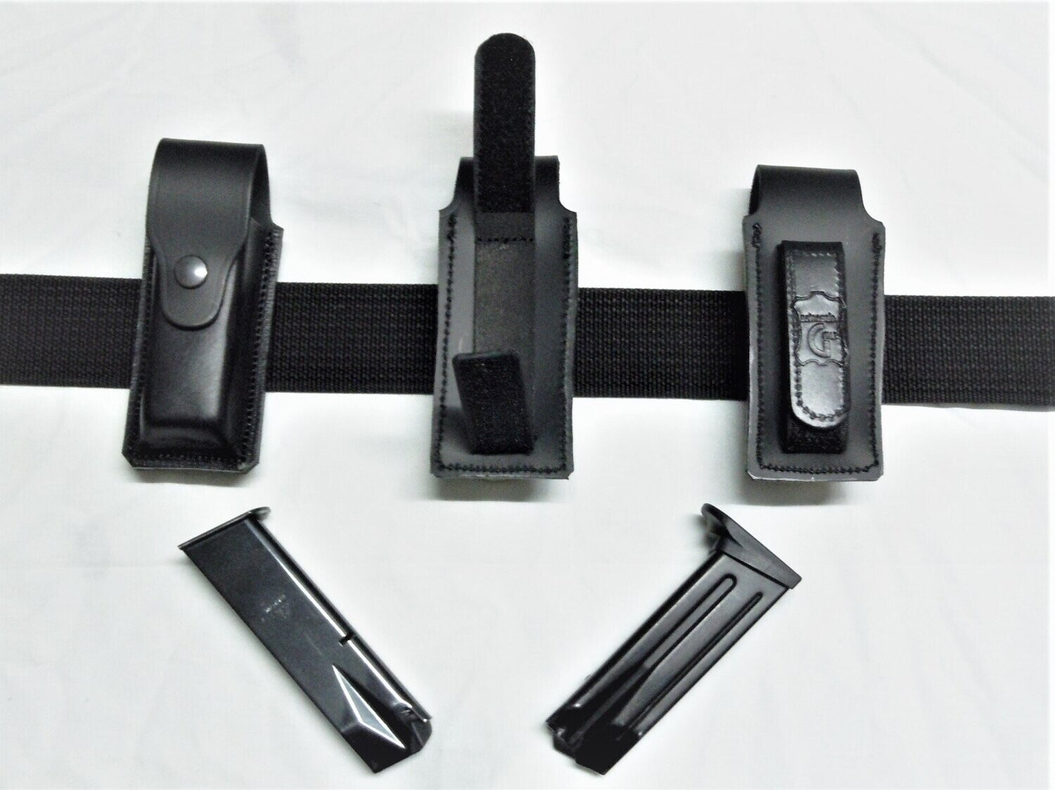 Funda para cargador en cuero hormado